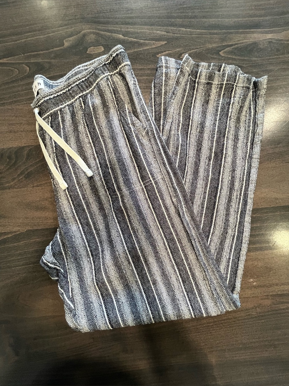 Da-sh Pants 
Size: Medium 
Color: Black, Gray & White